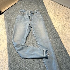 Good American size 00 light blue strech jeans